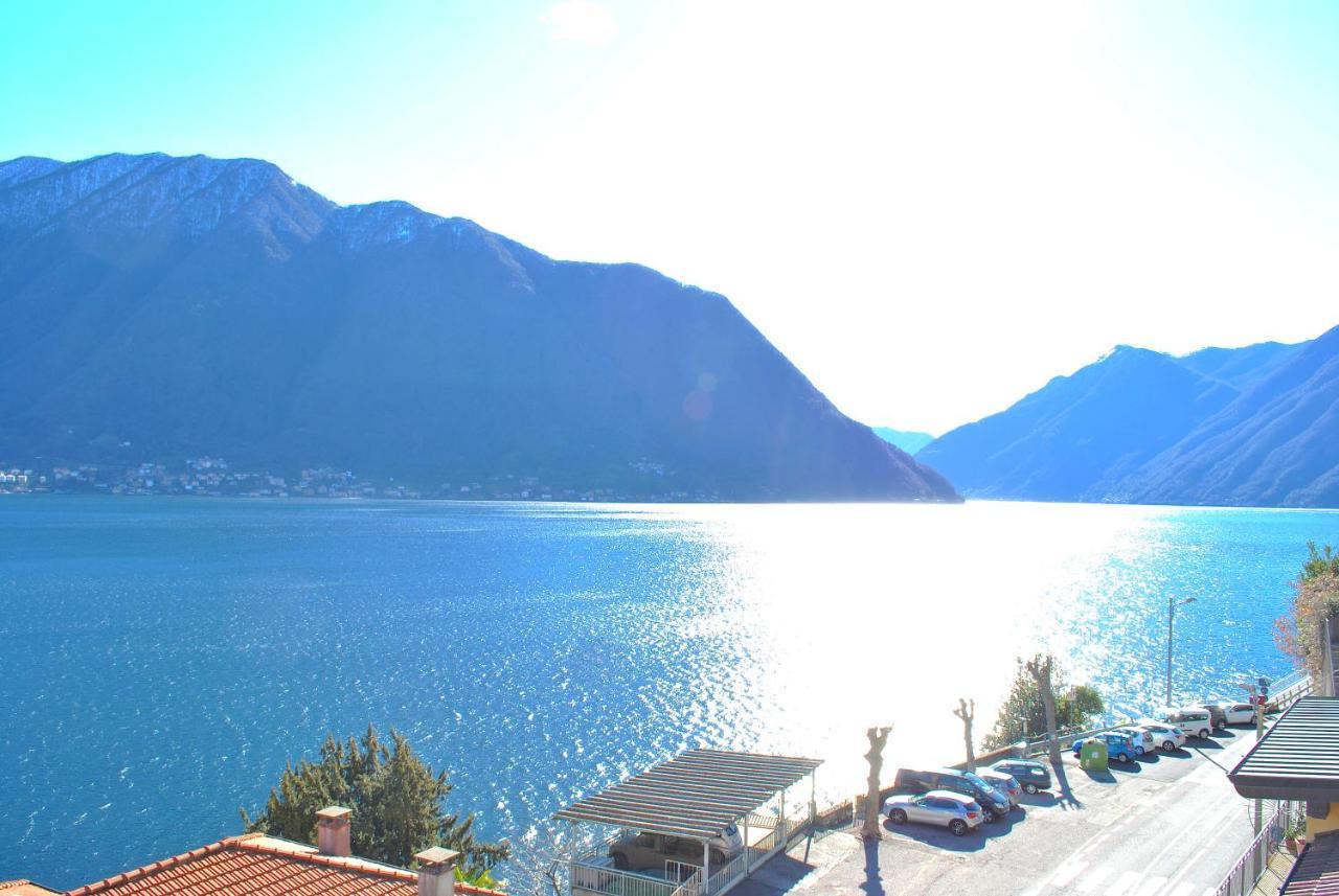 Apartment With Lake View サーラ・コマチーナ エクステリア 写真
