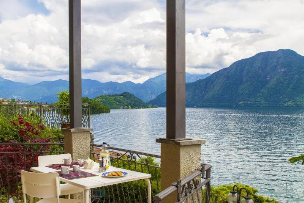 Apartment With Lake View サーラ・コマチーナ エクステリア 写真